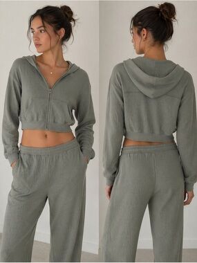 SKIMS Heavy Waffle Cropped Zip-Up Hoodie – Sage Green – Size L Cozy Lounge